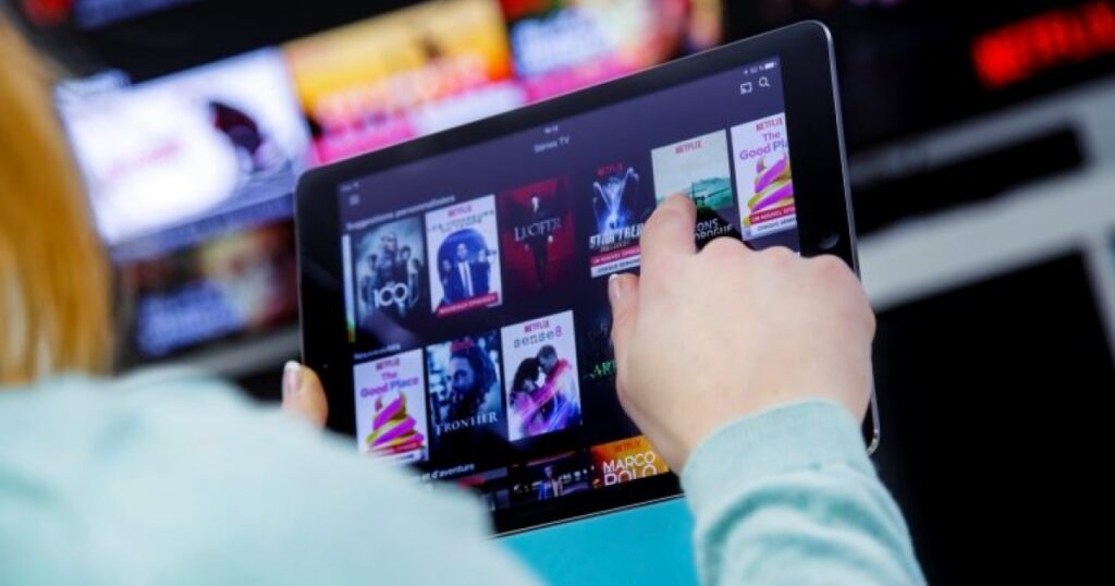 Consumidor que paga por streaming não poderia ser obrigado a assistir a anúncios, prevê PL